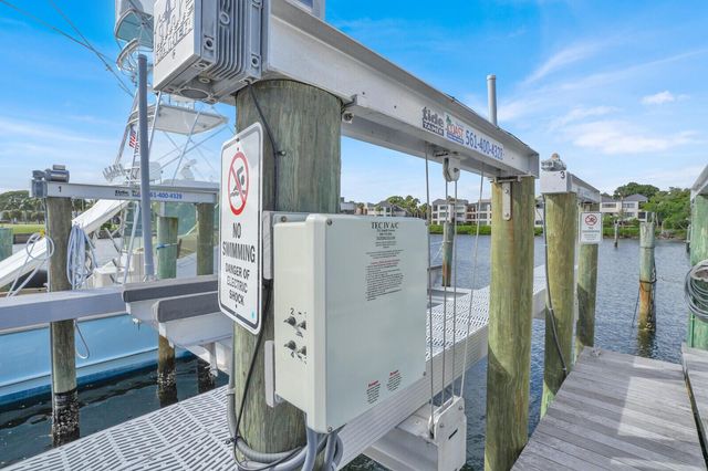 1660 Twelve Oaks Way 101 & 50 Ft. Dock & 30k L, North Palm Beach, FL 33408