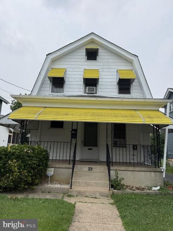 22 W ROLAND RD, Brookhaven, PA 19015
