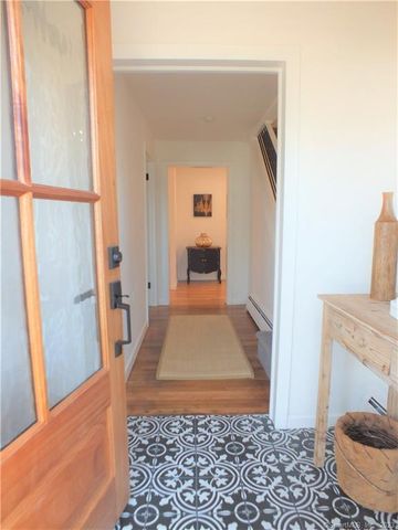 1025 Willard Road, Orange, CT 06477