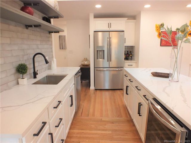 1025 Willard Road, Orange, CT 06477