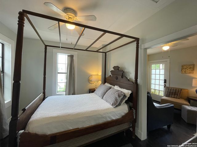 240 Army Blvd Unit 3, San Antonio, TX 78215