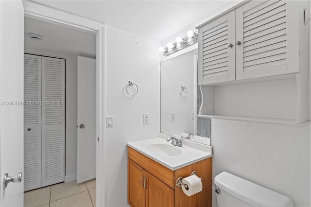 8585 NW 6th Ln 9-208, Miami, FL 33126