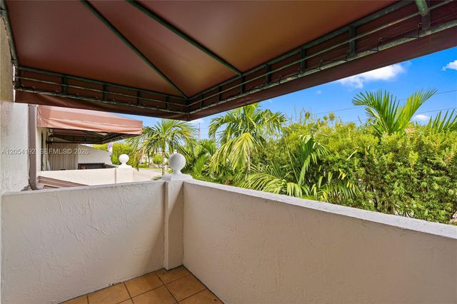8585 NW 6th Ln 9-208, Miami, FL 33126