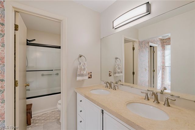 6919 Woodwalk Drive 38, Brecksville, OH 44141