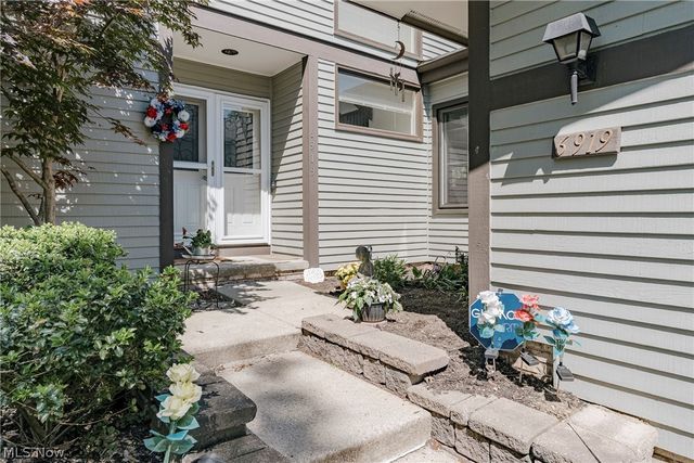 6919 Woodwalk Drive 38, Brecksville, OH 44141
