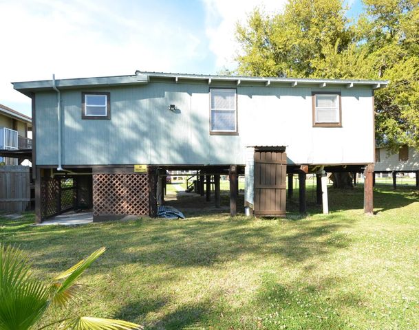 116 Rose St, Dulac, LA 70353