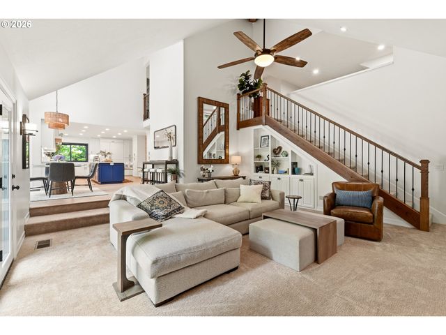 625 VICTORIA Pl, West Linn, OR 97068