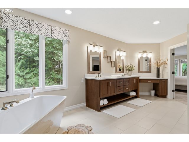 625 VICTORIA Pl, West Linn, OR 97068