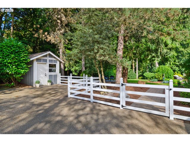 625 VICTORIA Pl, West Linn, OR 97068