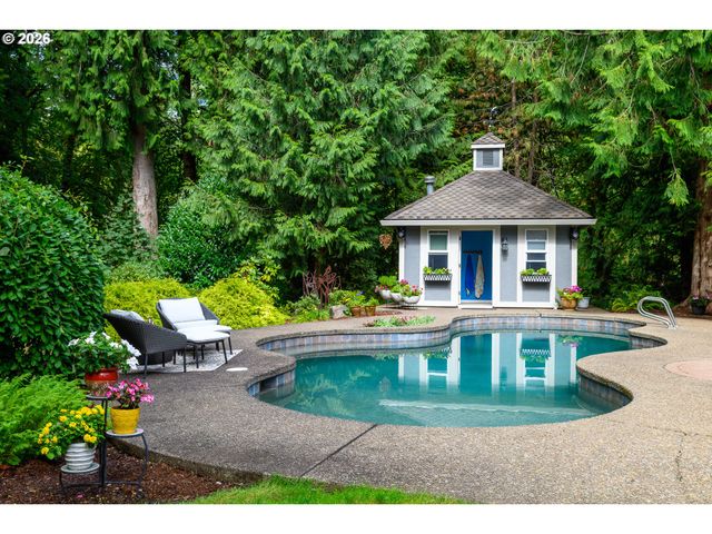 625 VICTORIA Pl, West Linn, OR 97068