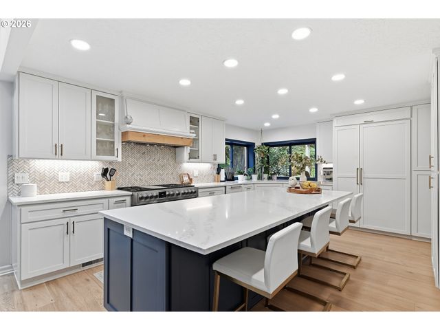 625 VICTORIA Pl, West Linn, OR 97068