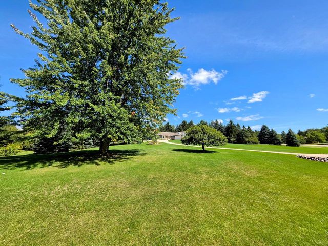 334 Belvedere W, Colgate, WI 53017
