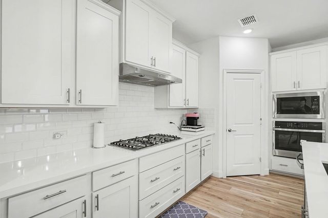 213 Settlers Way, Euless, TX 76040