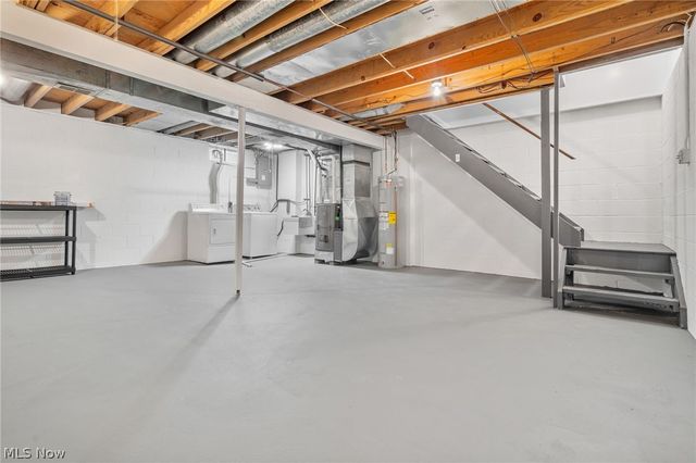 1222 W Maple Street, North Canton, OH 44720