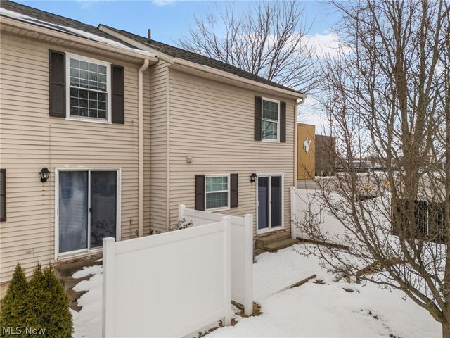 1222 W Maple Street, North Canton, OH 44720