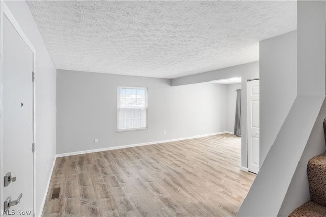 1222 W Maple Street, North Canton, OH 44720