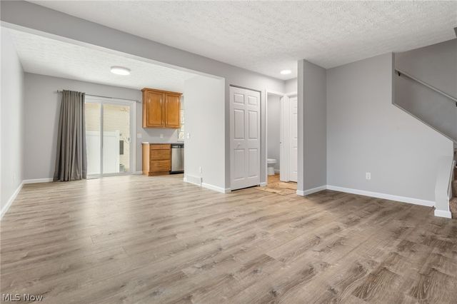 1222 W Maple Street, North Canton, OH 44720