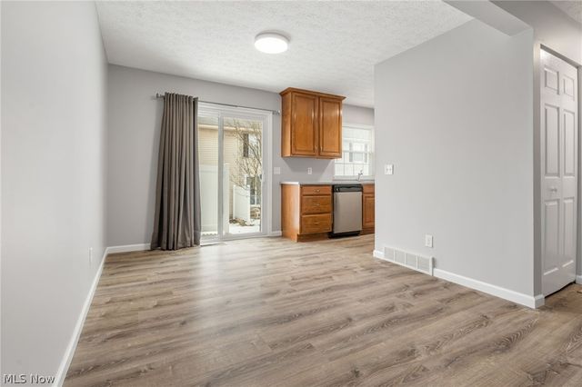 1222 W Maple Street, North Canton, OH 44720