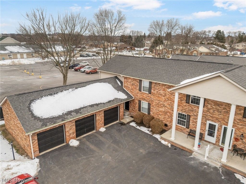 1222 W Maple Street, North Canton, OH 44720