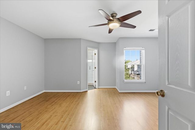 4648 DEERWATCH DR, Chantilly, VA 20151