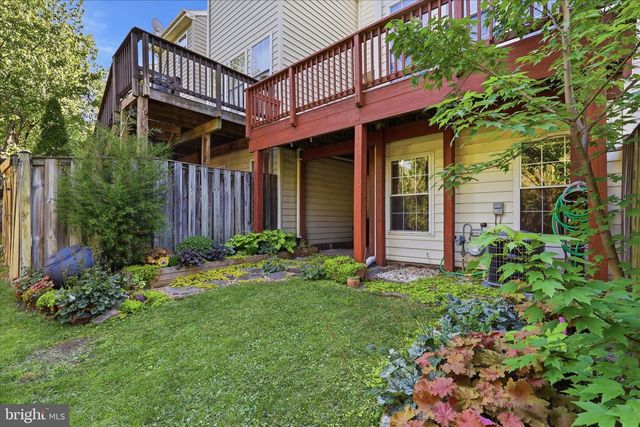 4648 DEERWATCH DR, Chantilly, VA 20151