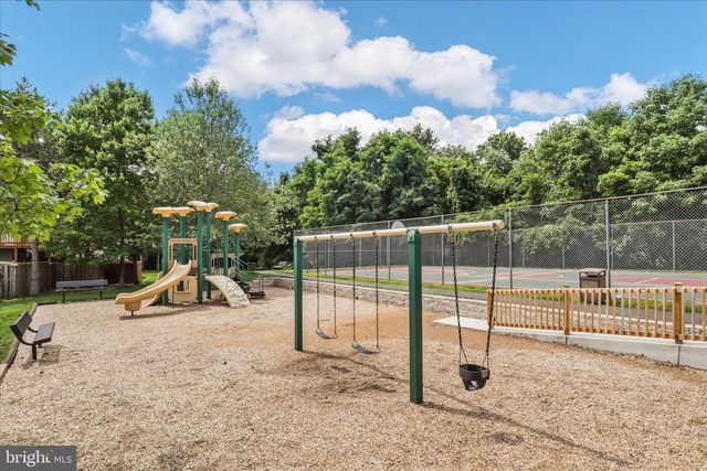 4648 DEERWATCH DR, Chantilly, VA 20151
