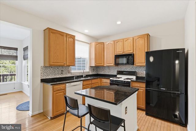 4648 DEERWATCH DR, Chantilly, VA 20151
