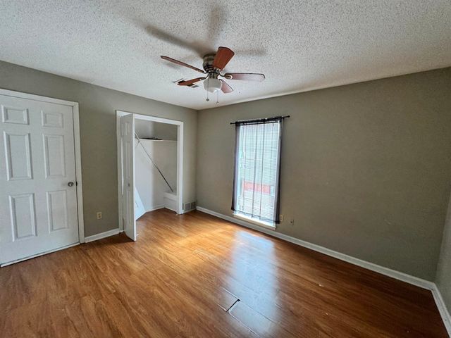 3004 HUNTINGTON TRAIL DR, Memphis, TN 38115