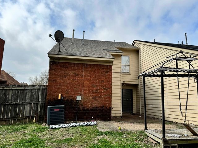 3004 HUNTINGTON TRAIL DR, Memphis, TN 38115