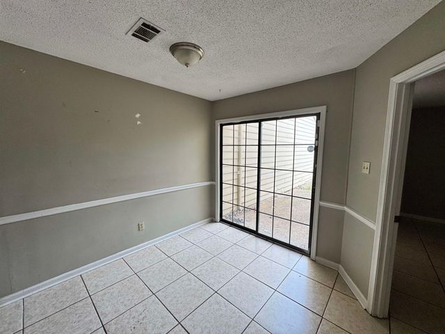 3004 HUNTINGTON TRAIL DR, Memphis, TN 38115