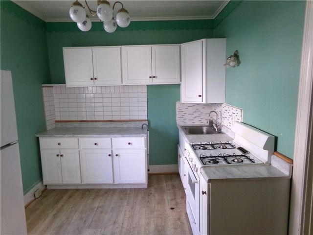 6 Depew Ave, Lyons, NY 14489