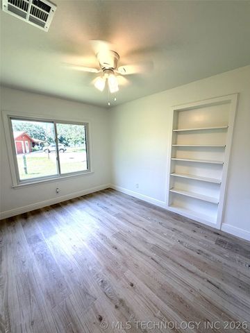 1312 Hillcrest Drive, Henryetta, OK 74437