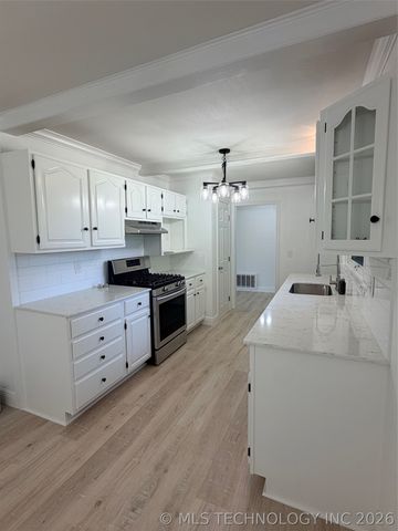 1312 Hillcrest Drive, Henryetta, OK 74437