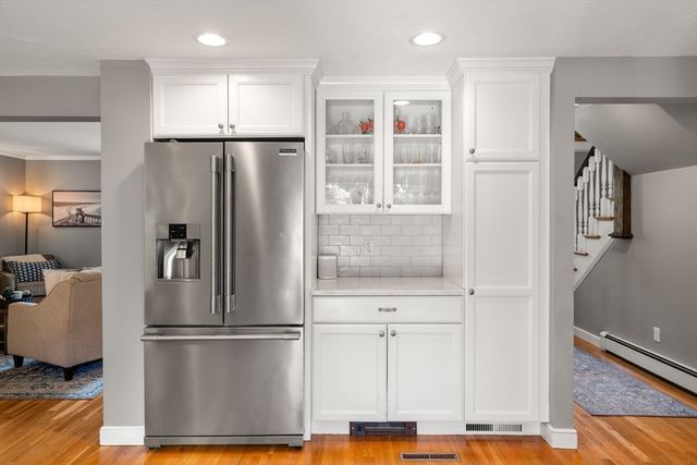 35 Marlyn Road, Medfield, MA 02052