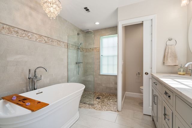 35 Marlyn Road, Medfield, MA 02052