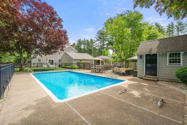 35 Marlyn Road, Medfield, MA 02052