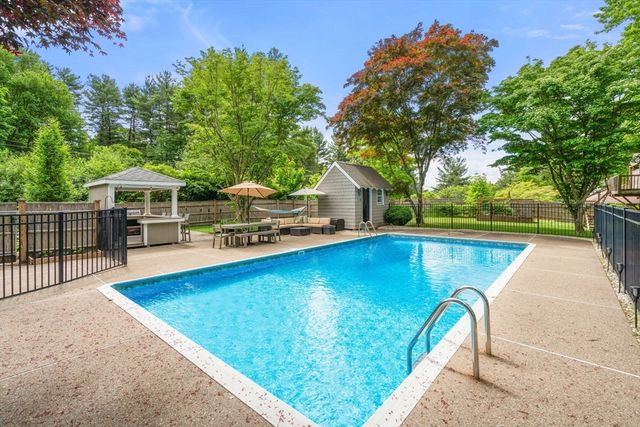 35 Marlyn Road, Medfield, MA 02052