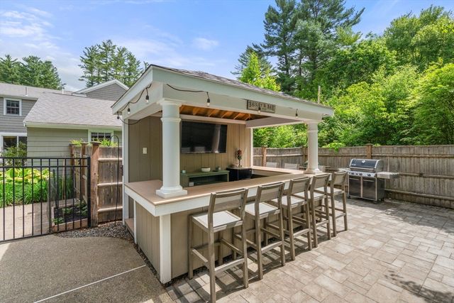 35 Marlyn Road, Medfield, MA 02052