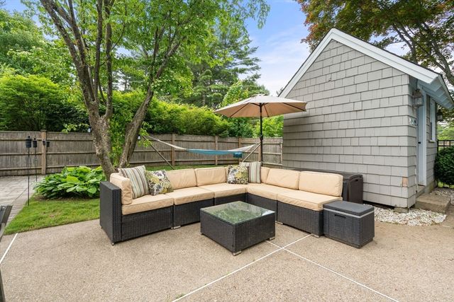 35 Marlyn Road, Medfield, MA 02052
