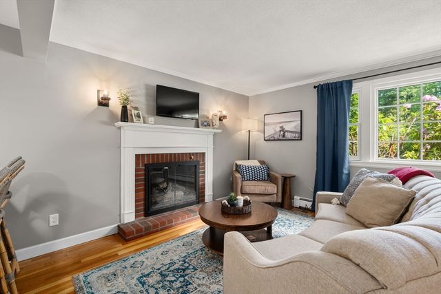 35 Marlyn Road, Medfield, MA 02052