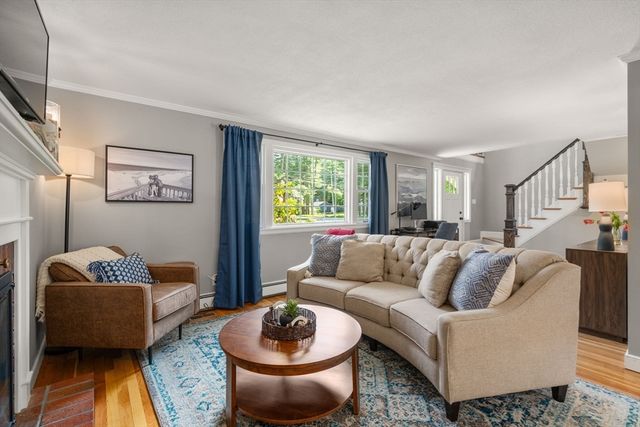 35 Marlyn Road, Medfield, MA 02052