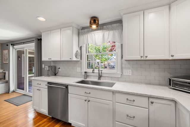 35 Marlyn Road, Medfield, MA 02052