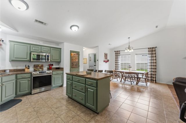 7 Blythe Circle, Bella Vista, AR 72714