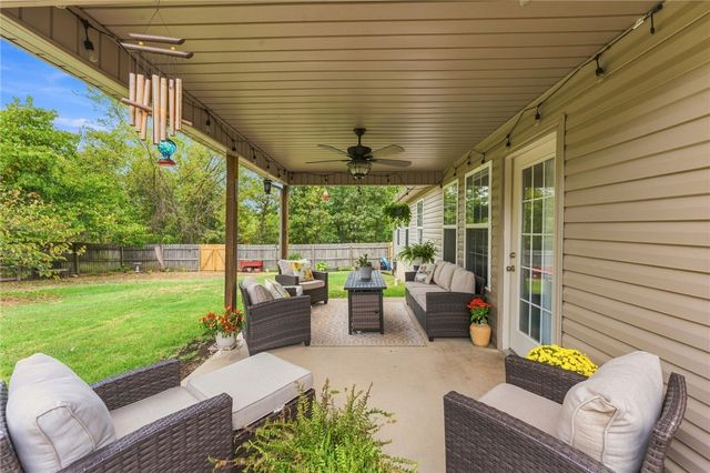 7 Blythe Circle, Bella Vista, AR 72714