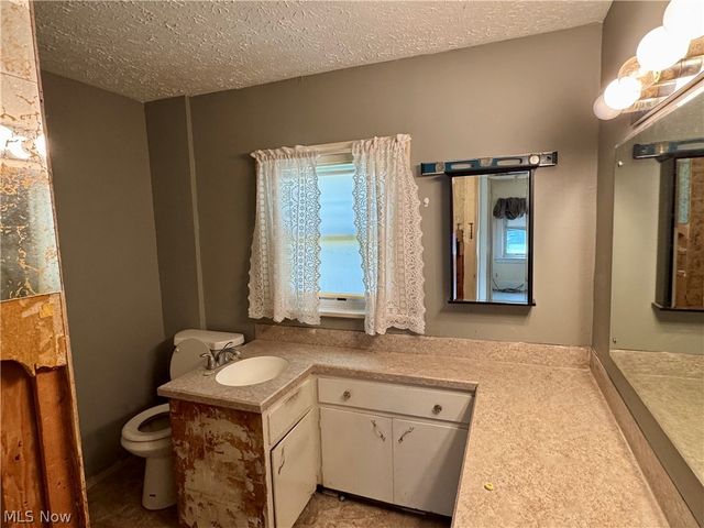 785 Chenoweth Extension, Akron, OH 44319