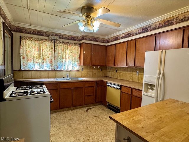 785 Chenoweth Extension, Akron, OH 44319