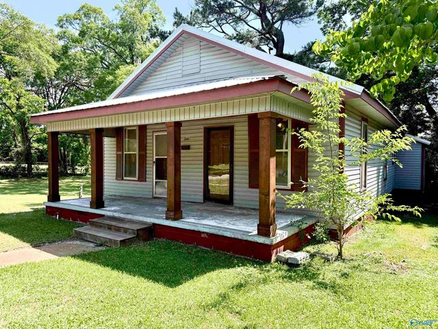 210 4th Avenue NW, Decatur, AL 35601