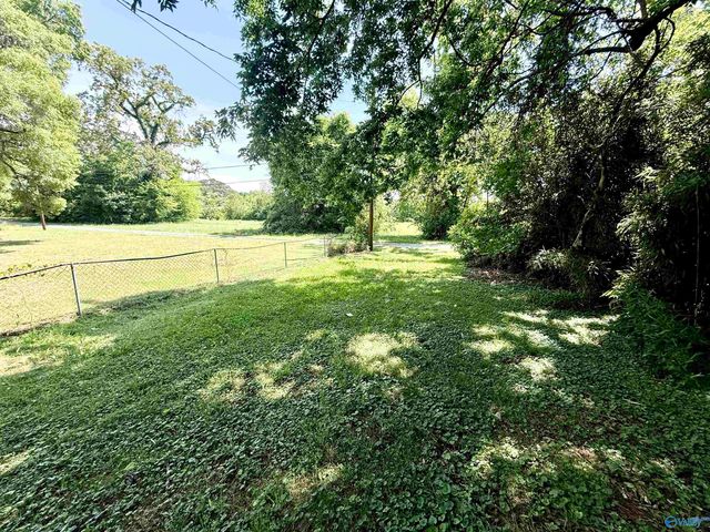 210 4th Avenue NW, Decatur, AL 35601