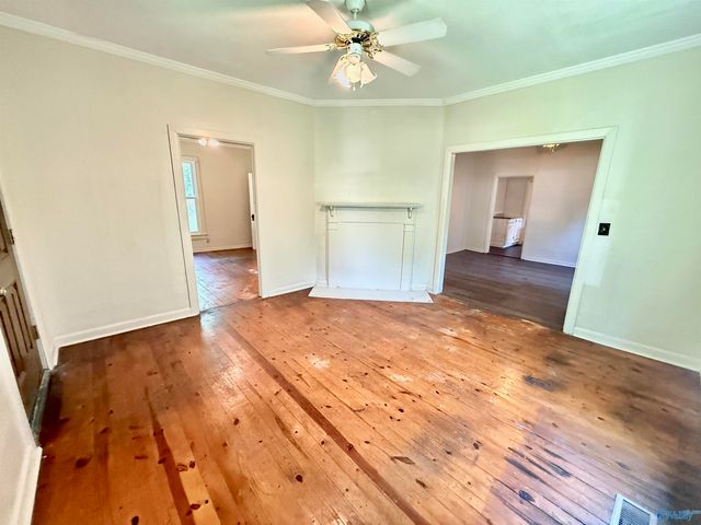 210 4th Avenue NW, Decatur, AL 35601