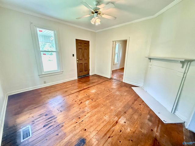 210 4th Avenue NW, Decatur, AL 35601